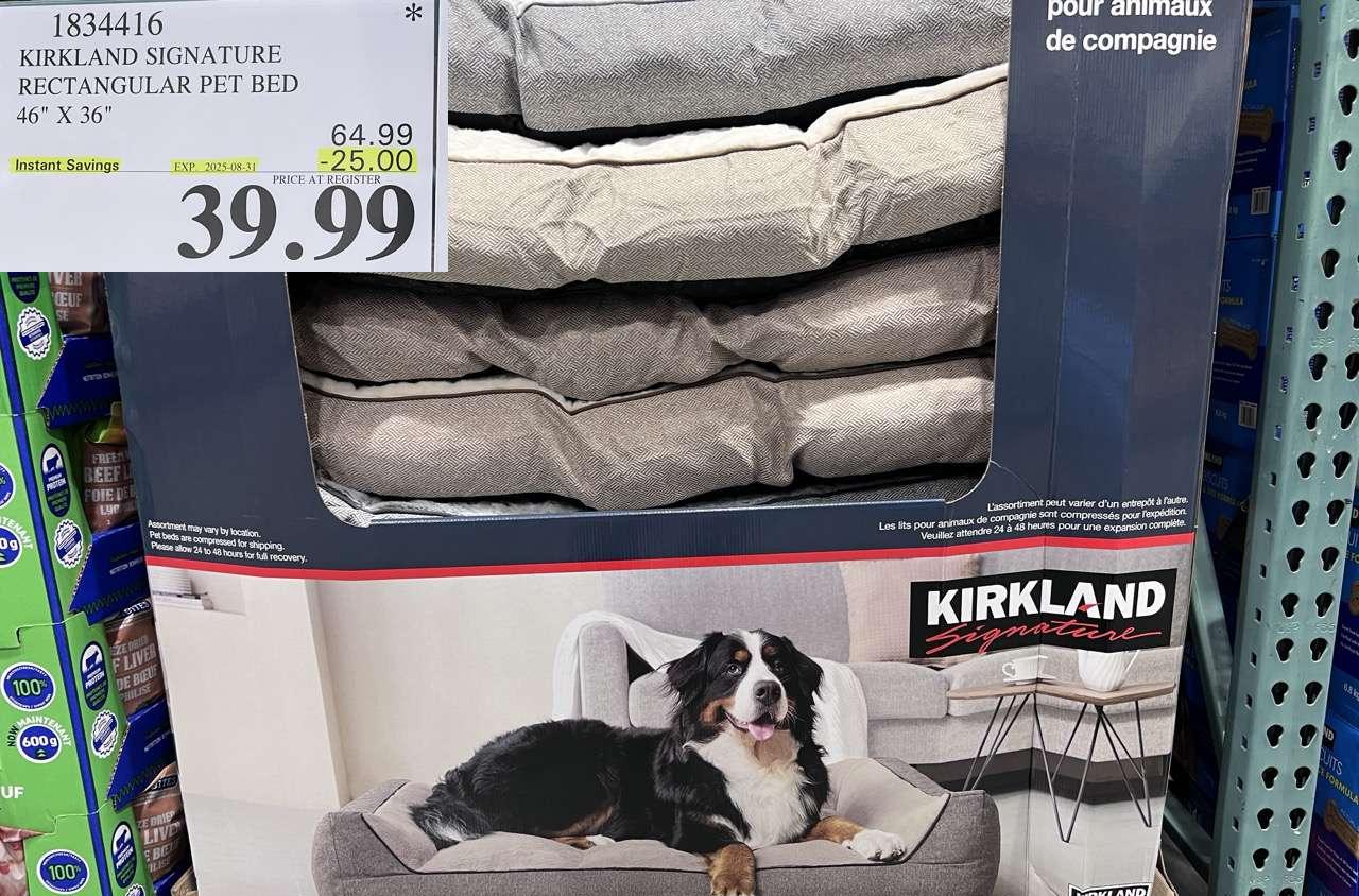 KIRKLAND SIGNATURE RECTANGULAR PET BED 46" X 36" at Costco
