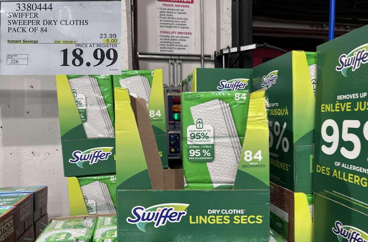 SWIFFER SWEEPER DRY CLOTHS PACK OF 84 at Costco