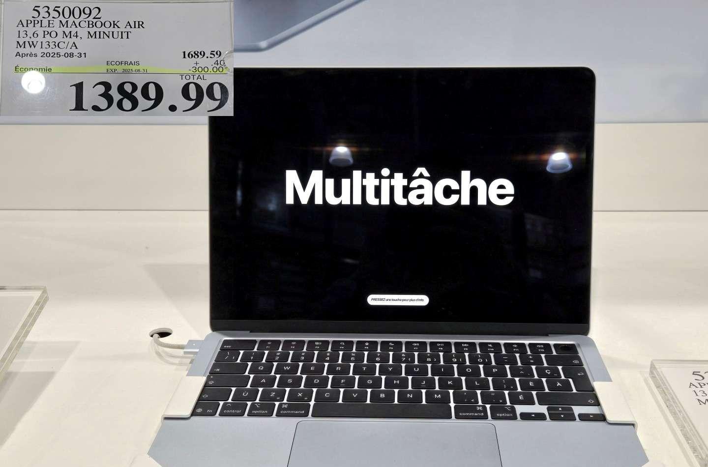 APPLE MACBOOK AIR 13,6 PO M4, MINUIT on sale at Costco