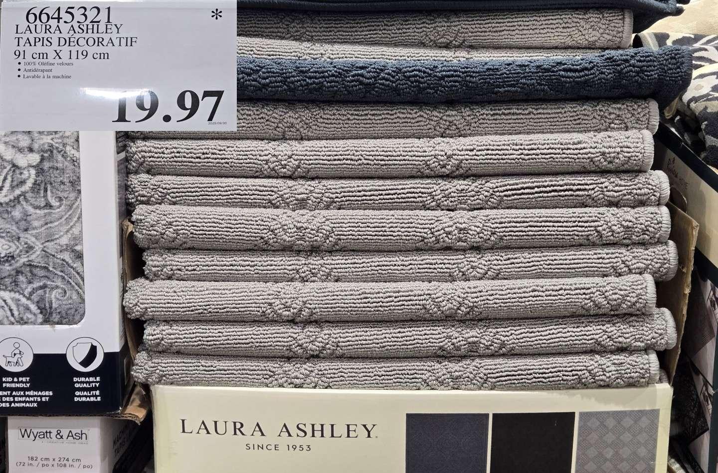 LAURA ASHLEY TAPIS DECORATIF 91 cm X 119 cm at Costco