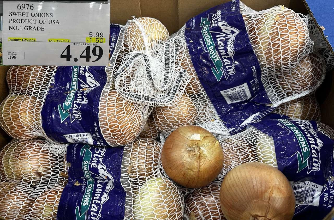 SWEET ONIONS PRODUCT OF USA US NO. 1 at Costco